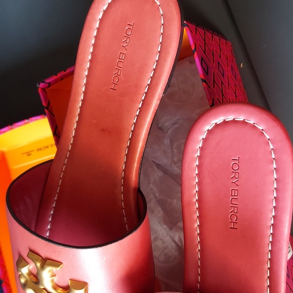 Tory Burch Women's Eleanor Slide Sandals. Check pictures well. Like new - Picture 4 of 8